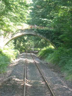 Steilstrecke mit Überführung