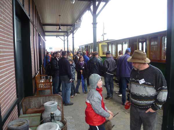im Bahnhof